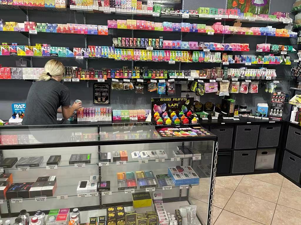 VaporBeast's Online Vape Shop offers wholesale vape supplies in the USA. Browse our exclusive e-liquid collection, vape mods, kits & more. Wholesale Vape Distributor in the US: eCigs, eLiquid, Vaping Kits, Despicable Vaping NOT FOR SALE TO MINORS | Products sold
